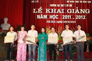Học tập Y đức suốt đời để trở thành người thầy thuốc “giàu về Y đức, thông về Y lý, giỏi về Y thuật”