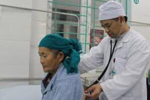 Viêm phổi ở người cao tuổi: Phòng ngừa thế nào?