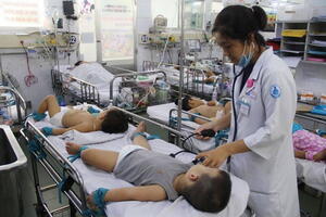 Nhận biết và chăm sóc trẻ mắc tay - chân - miệng