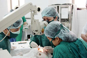 Ghép giác mạc giúp đem lại ánh sáng cho người có bệnh lý giác mạc