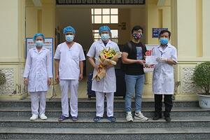 Thêm 8 bệnh nhân nhiễm COVID-19 điều trị tại Ninh Bình được xuất viện