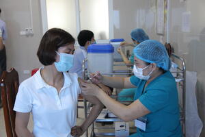 Vì sao cần thiết tiêm vắc xin Covid-19 trong đại dịch?