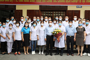 Cán bộ Y tế Ninh Bình sẵn sàng lên đường hỗ trợ các tỉnh phí Nam chống dịch