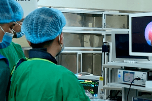 Khoa Ngoại tổng hợp Bệnh viện Đa khoa tỉnh Ninh Bình ứng dụng kỹ thuật Tán sỏi mật qua da bằng laser.