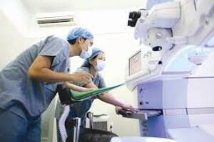 Duy trì công tác khám chữa bệnh, công tác Dược, quản lý trang thiết bị y tế.