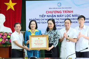 Bệnh viện Đa khoa tỉnh tiếp nhận thiết bị y tế do đồng chí Nguyễn Thị Thanh - Phó Chủ tịch Quốc hội vận động hỗ trợ