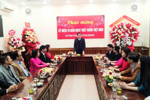 Đồng chí Bí thư Tỉnh ủy Đoàn Minh Huấn thăm, chúc mừng nhân kỷ niệm 70 năm Ngày Thầy thuốc Việt Nam