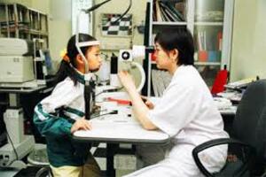 Tật khúc xạ học đường – Cần phòng, chống và kiểm soát sớm