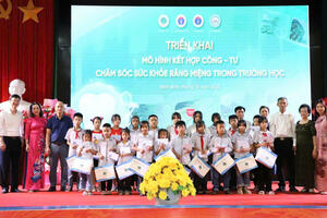 Triển khai mô hình kết hợp Công - Tư trong chăm sóc sức khỏe răng miệng học đường tại Ninh Bình