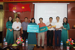 BIDV Chi nhánh Ninh Bình trao tặng xe cứu thương cho Trung tâm cấp cứu 115