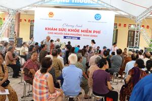 Người dân phường Nam Định tích cực hưởng ứng Chương trình khám sức khỏe định kỳ, khám sàng lọc miễn phí