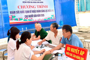 Bệnh viện Đa khoa Kim Bảng tổ chức khám sức khỏe định kỳ, khám sàng lọc miễn phí cho người dân trên địa bàn