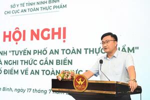 Chi cục An toàn thực phẩm tỉnh tổng kết mô hình “Tuyến phố an toàn thực phẩm” và gắn biển “Tuyến phố điểm về an toàn thực phẩm” tại phố cổ Hoa Lư