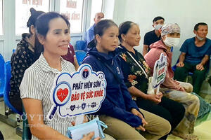 Bệnh viện Đa khoa Nho Quan tiếp tục tổ chức khám sức khỏe định kỳ, khám sàng lọc miễn phí cho người dân tại xã Phú Sơn