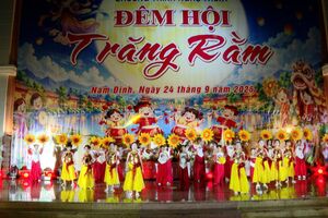 Ấm áp “Đêm hội trăng rằm” năm 2026 dành cho thiếu niên, nhi đồng phường Nam Định