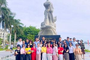 ĐOÀN CÔNG TÁC SỞ Y TẾ TỈNH NINH BÌNH HÀNH TRÌNH VỀ CÁC ĐỊA CHỈ ĐỎ