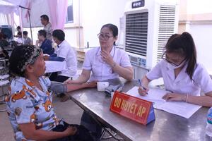 Ninh Bình ưu tiên khám sức khỏe miễn phí cho người có công, người cao tuổi, hộ nghèo và người yếu thế