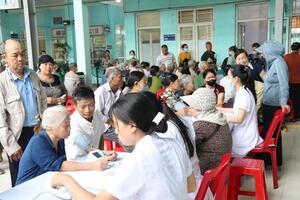 Bệnh viện Đa khoa Ý Yên tổ chức khám sàng lọc miễn phí  cho người dân trên địa bàn