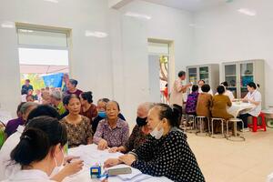 Khám sức khỏe sàng lọc đợt 1 tại Trạm Y tế phường Đông A