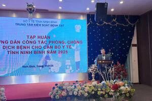 Tập huấn hướng dẫn công tác phòng chống dịch bệnh cho cán bộ y tế năm 2025