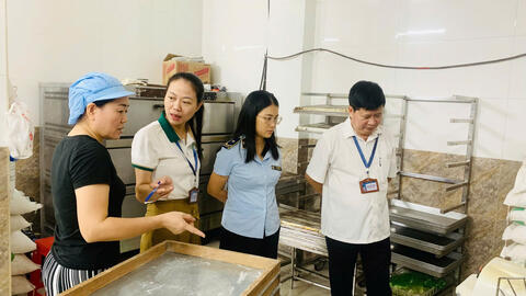 Kiểm tra công tác bảo đảm an toàn thực phẩm Tết Trung thu năm 2025