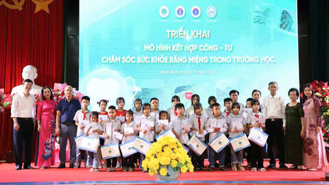 Triển khai mô hình kết hợp Công - Tư trong chăm sóc sức khỏe răng miệng học đường tại Ninh Bình