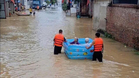Triển khai các biện pháp phòng, chống dịch bệnh do mưa lũ.