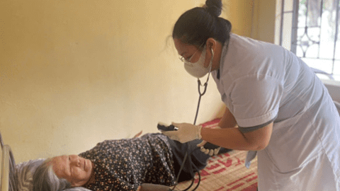 Chăm sóc sưc khoẻ người cao tuổi tại Trung tâm Bảo trợ xã hội Hà Nam
