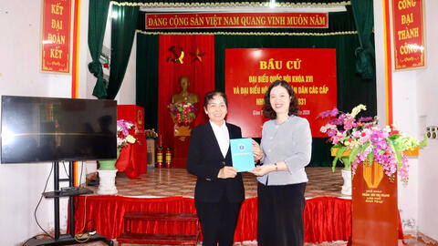 ĐỒNG CHÍ GIÁM ĐỐC SỞ Y TẾ TỈNH NINH BÌNH DỰ SINH HOẠT  CHI BỘ KHU DÂN CƯ TẠI XÃ GIAO THUỶ