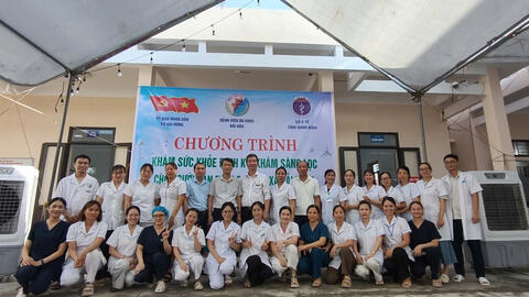 Nhân dân xã Hải Hưng tích cực hưởng ứng chương trình khám sức khỏe  sàng lọc miễn phí