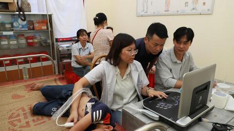 Khám sàng lọc, hỗ trợ phẫu thuật tim miễn phí cho trẻ em có hoàn cảnh khó khăn
