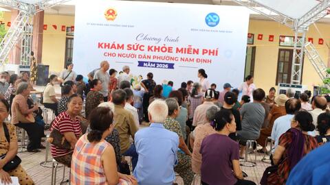 Người dân phường Nam Định tích cực hưởng ứng Chương trình khám sức khỏe định kỳ, khám sàng lọc miễn phí