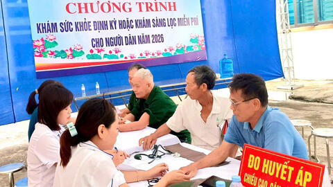 Bệnh viện Đa khoa Kim Bảng tổ chức khám sức khỏe định kỳ, khám sàng lọc miễn phí cho người dân trên địa bàn