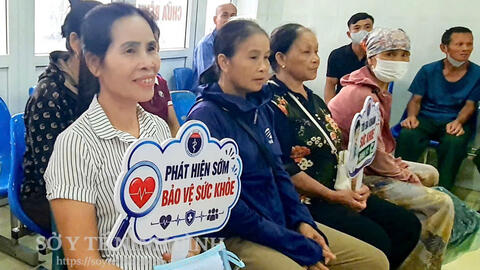 Bệnh viện Đa khoa Nho Quan tiếp tục tổ chức khám sức khỏe định kỳ, khám sàng lọc miễn phí cho người dân tại xã Phú Sơn