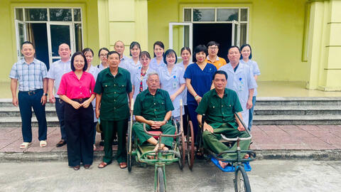  Ấm áp chương trình khám sức khỏe cho thương binh, bệnh binh và người có công tại  cơ sở 4 - Trung tâm điều dưỡng người có công tỉnh Ninh Bình