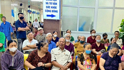 Phường Hoa Lư triển khai chương trình khám sức khỏe định kỳ, khám sàng lọc miễn phí cho người dân