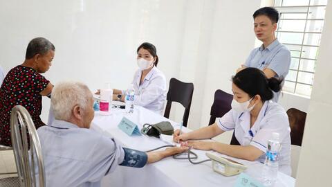Bệnh viện Đa khoa Nam Định tổ chức khám sàng lọc miễn phí  cho đối tượng bảo trợ xã hội tại Trung tâm Bảo trợ xã hội Nam Định