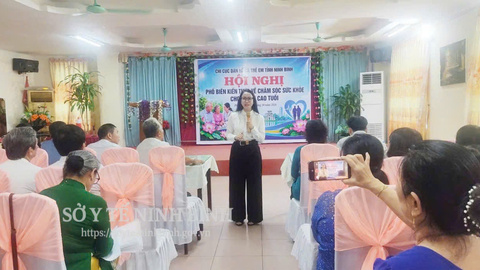 Hội nghị phổ biến kiến thức chăm sóc sức khỏe cho người cao tuổi