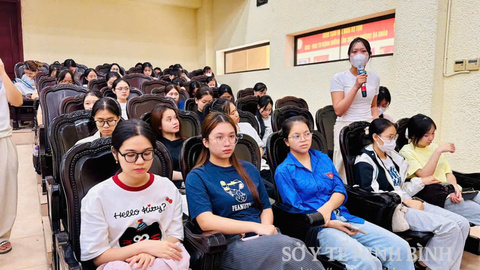 Trung tâm Kiểm soát bệnh tật tỉnh Ninh Bình tổ chức Hội nghị truyền thông phòng, chống HIV/AIDS tại Trường Đại học Điều dưỡng Nam Định