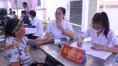 Ninh Bình ưu tiên khám sức khỏe miễn phí cho người có công, người cao tuổi, hộ nghèo và người yếu thế