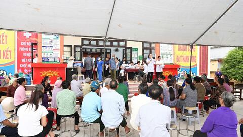 Bệnh viện Đa khoa Giao Thủy khám sàng lọc sức khỏe cho người dân xã Giao Bình