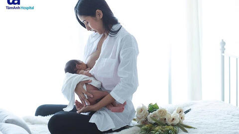 Lợi ích từ việc nuôi con bằng sữa mẹ