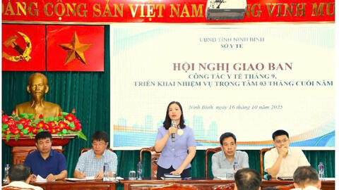 Thông báo Kết luận Hội nghị giao ban ngành Y tế Ninh Bình: Đánh giá công tác 9 tháng đầu năm, triển khai nhiệm vụ trọng tâm 3 tháng cuối năm 2025
