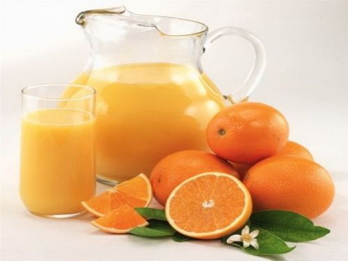 Nước cam hoặc quýt, bưởi tươi có vị chua tính mát... giàu vitamin C, B giúp tăng sức đề kháng.