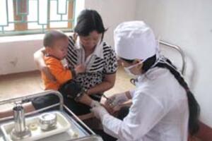 Phòng khám đa khoa khu vực Bút: Làm tốt công tác chăm sóc sức khỏe nhân dân