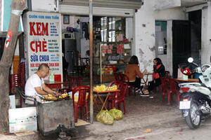 Nỗi lo không an toàn từ thức ăn đường phố, chợ dân sinh