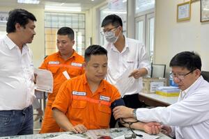 NGƯỜI SỬ DỤNG LAO ĐỘNG CHỦ ĐỘNG TỔ CHỨC  KHÁM SỨC KHỎE ĐỊNH KỲ