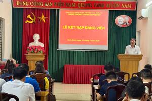 Chi bộ Phòng, chống dịch bệnh tổ chức Lễ kết nạp đảng viên