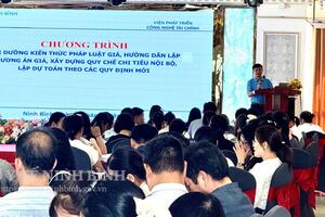 Sở Y tế tỉnh Ninh Bình tổ chức lớp bồi dưỡng kiến thức pháp luật giá, hướng dẫn lập phương án giá, xây dựng quy chế chi tiêu nội bộ, lập dự toán theo các quy định mới