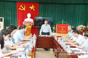 Đoàn kiểm tra Sở Y tế tỉnh Ninh Bình làm việc với Bệnh viện Đa khoa Duy Tiên về công tác khám sức khỏe định kỳ và khám sàng lọc cho Nhân dân